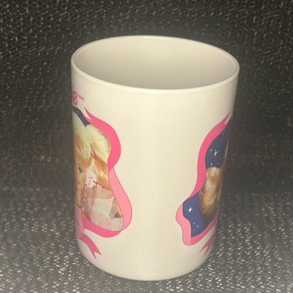 1995 Barbie cup - Picture 4 of 7